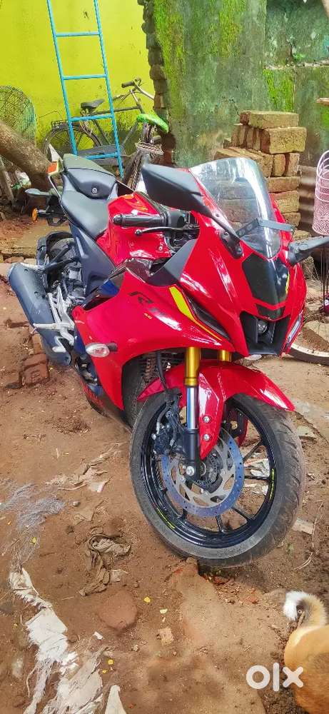 Brand new yamaha R15