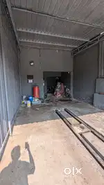 Detailing studio//garage for lease