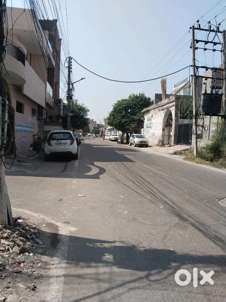 250 SQ Yards corner plot for Sale At Vishal Nagar