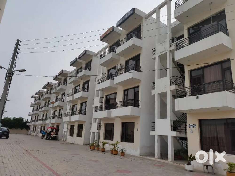 2bhk available for rent at hollywood heights 1