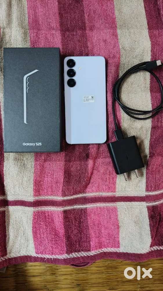 Samsung s25 2 month old mobile