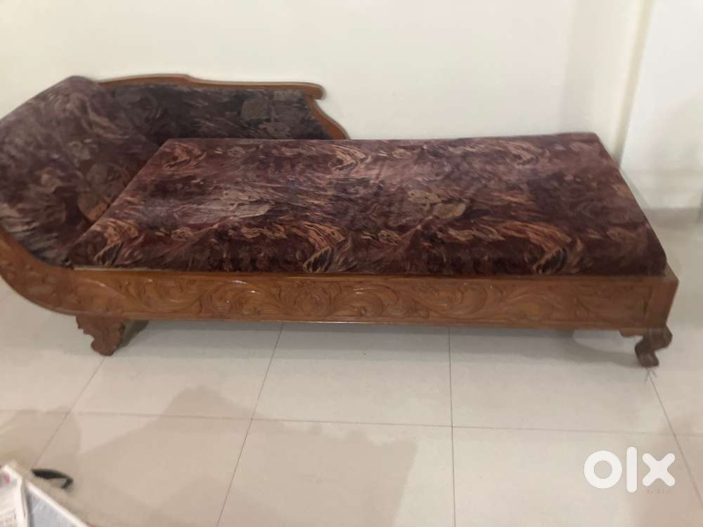 Settee sofa for sale