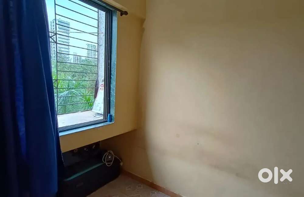 Spacious two bhk in tower chembur prime location good connectiv