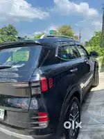 Hyundai Venue 2023 Petrol 49000 Km Driven well maintained