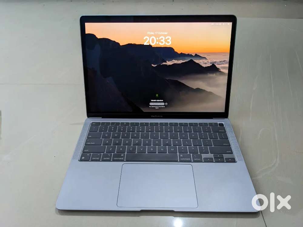 Apple MacBook Air (13.3 inch, M1, 8GB, 256GB, Space Gray)