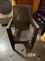 Sitting chairs