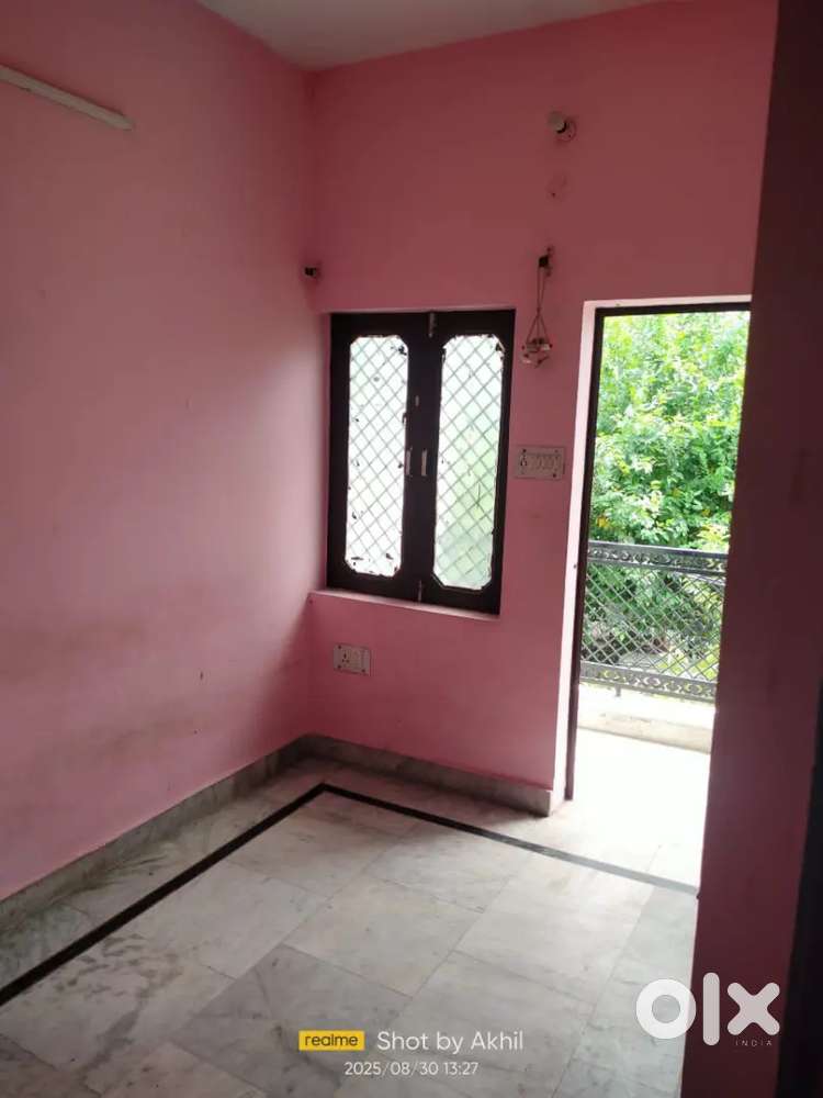 Independent 2 room set near Sangam restaurant