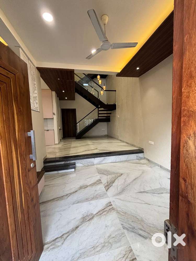 Elegant 4BHK Duplex near Grand Sheraton Hotel