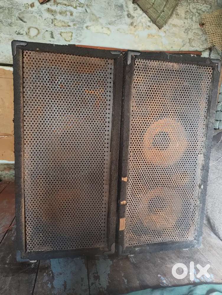 10 inchi speaker payte party box lakadi frame mein