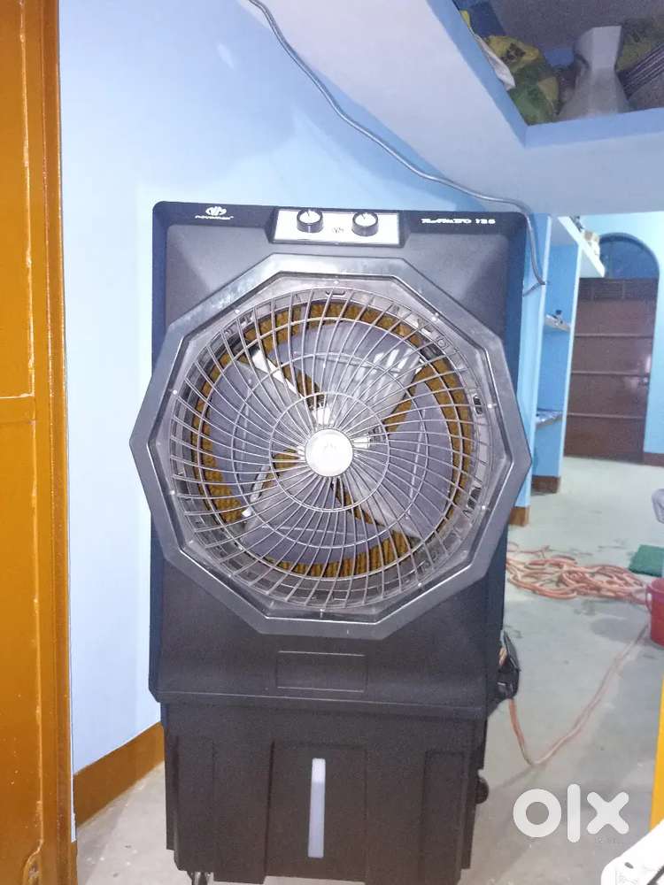 Cooler 3 months purana hai.. 1 year ka warranty hai