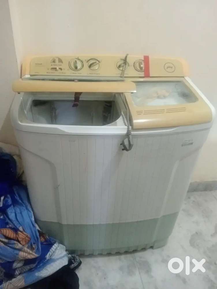 Semi automatic washing machine
