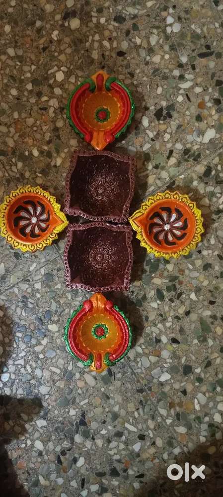 DIYAS FOR HOUSE DECORATION PAIR 30rs hand painted