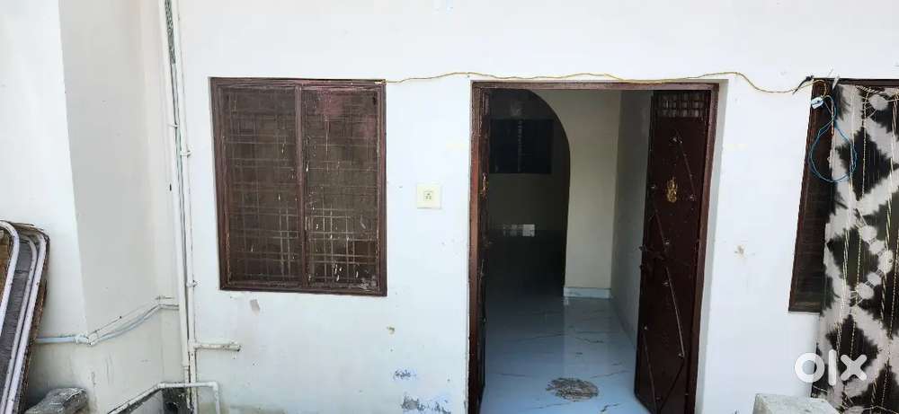 Room available in khati baba kamal singh colony, submeter 9rs/p unit