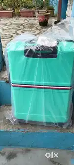 Tommy Hilfiger luggage