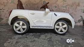 Kids car Colour-white Old-2yearsWith remote