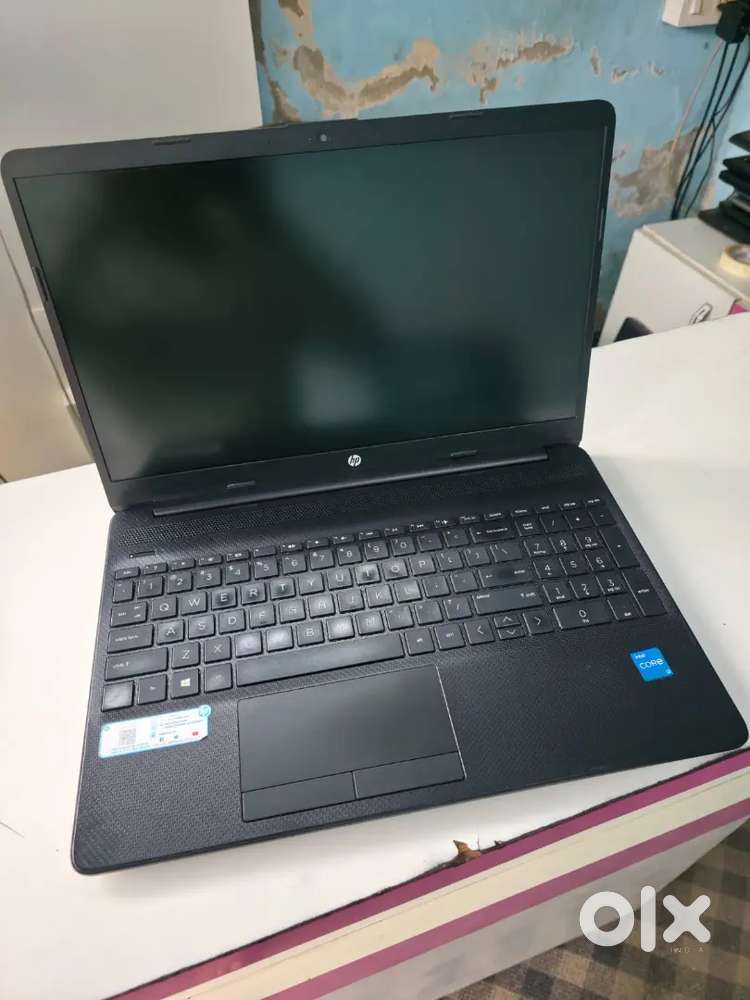 Hp notebook 15 
Intel core i3 processor
11th gen 
8gb ram 
512gb nvme