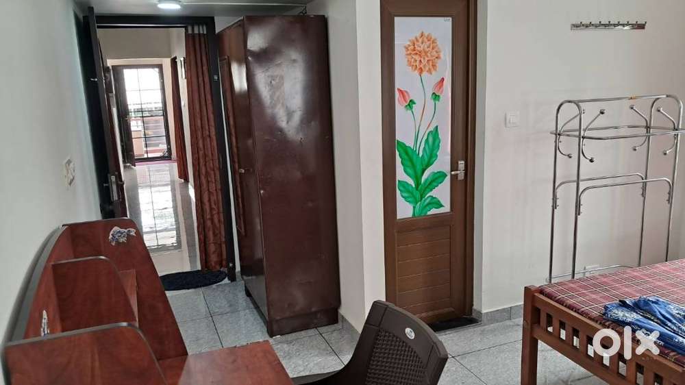 We’re looking for 2 house mates girls to join our fully furnished home