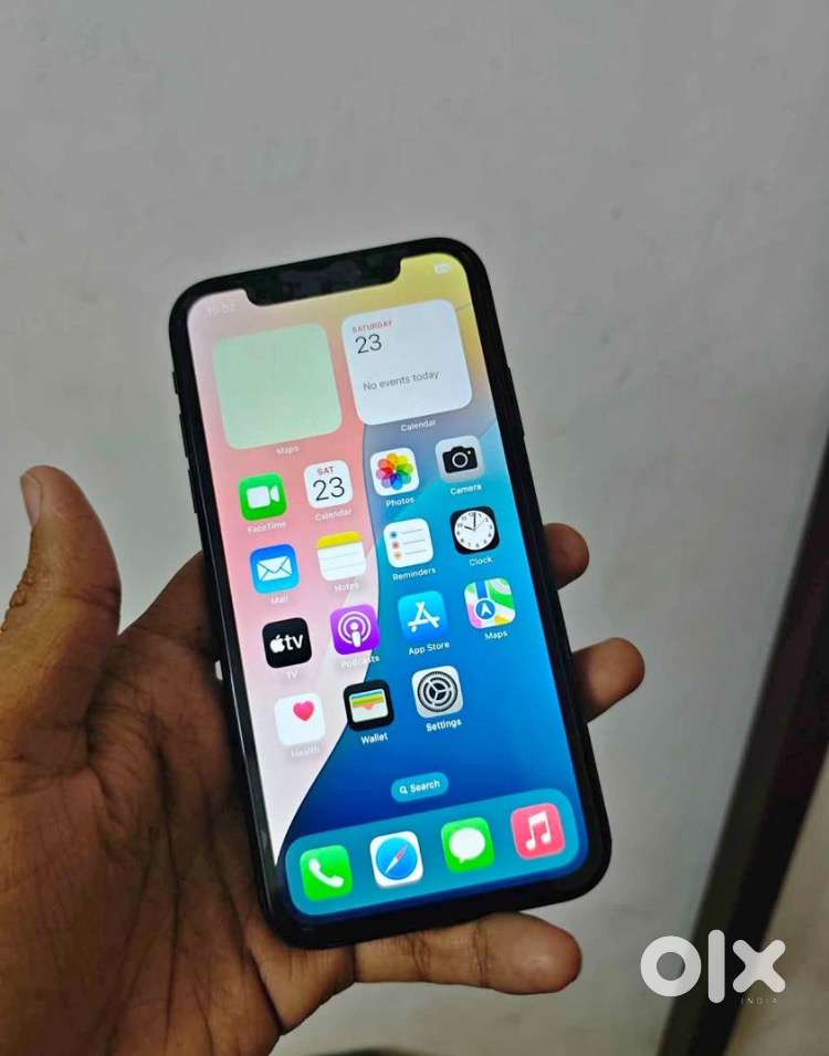 iPhone xr 64 (og charger available)