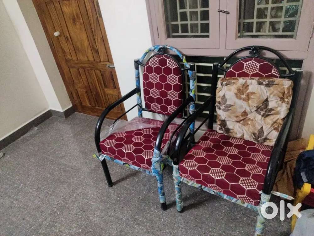 2 sofa chairs