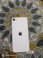 iPhone SE 2 2020 single hand mobile white color good condition