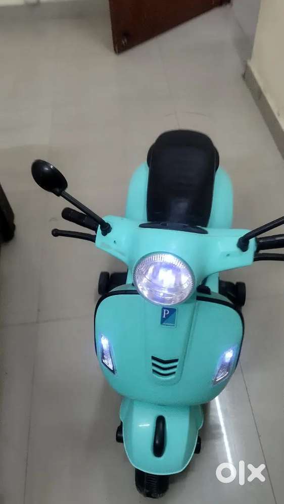 Toy scooty