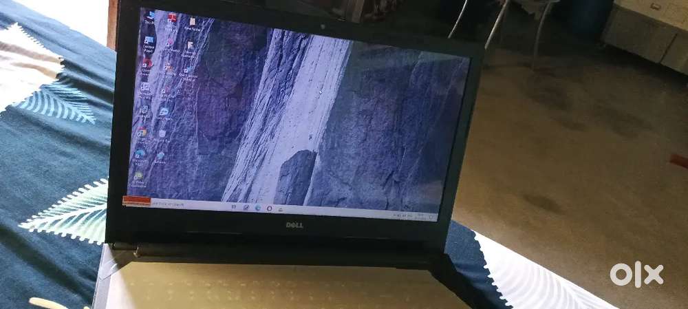 Dell laptop 3352 A565506 HIN9 Black PDC/4GB/1TB/W10