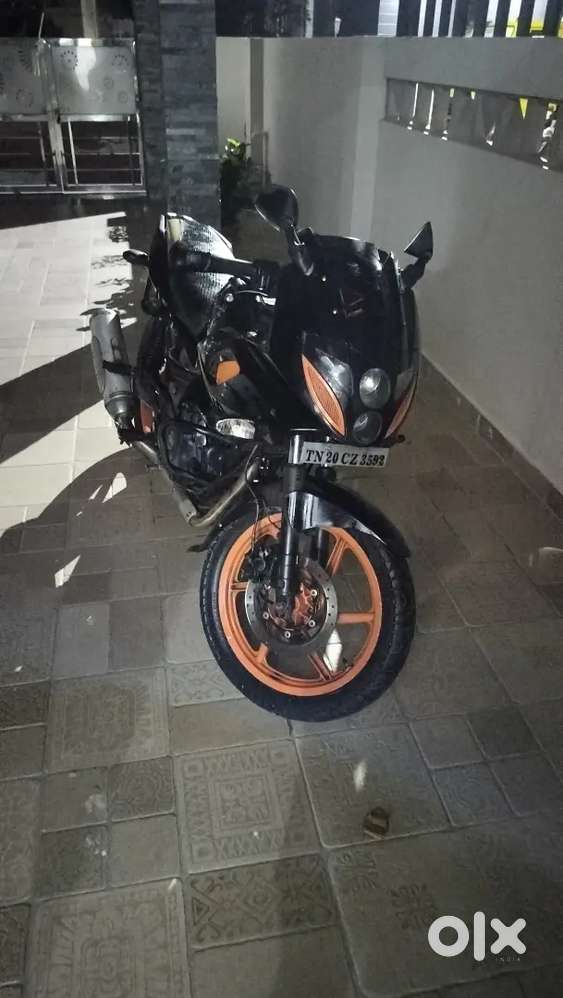 Pulsar 220 sales