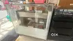 Hot and cold sweets display counter