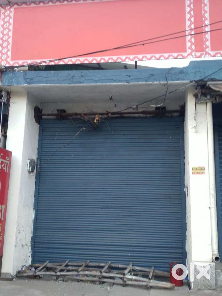 Main road shop available for rent in niranjanpur