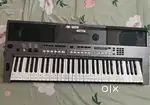 Yamaha PSR-I400 Keyboard with Adapter, Stand, Cover & Accessories