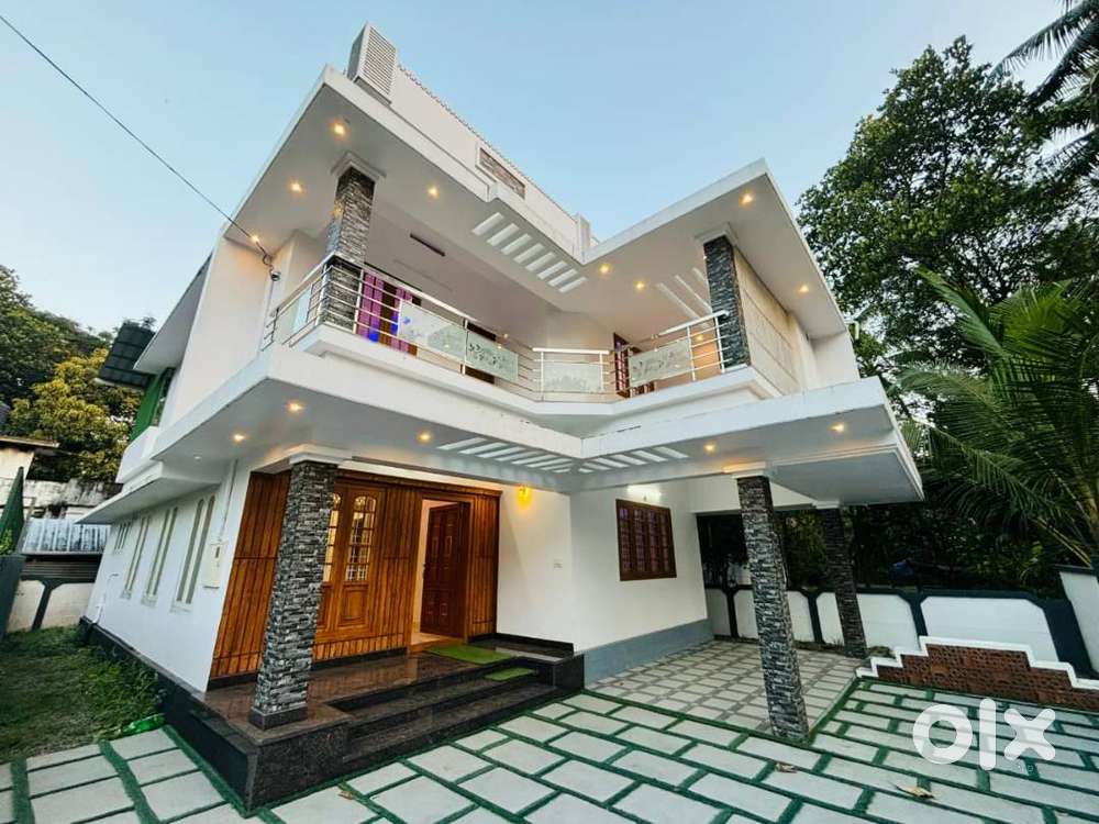 Kuttanellur 4BHK,2000 Sqft,6cent New Villa  Thrissur