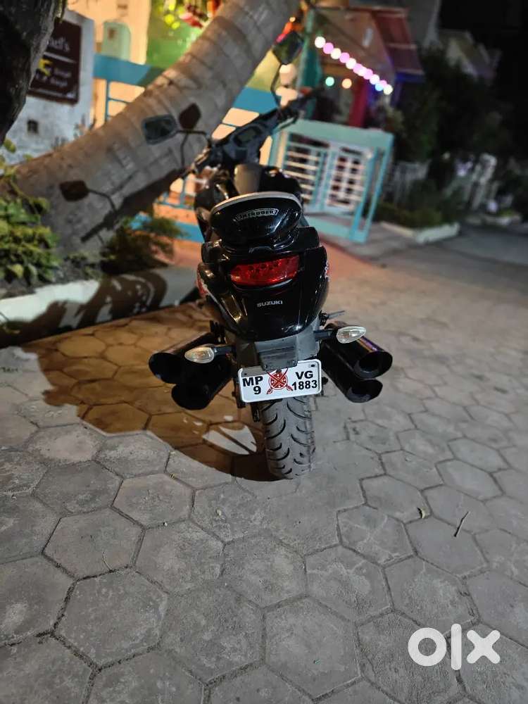 Hyabusa touch Intruder a Superbike