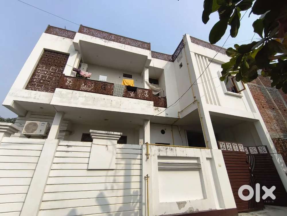 2 BHK flat for rent fully ventilated and tile