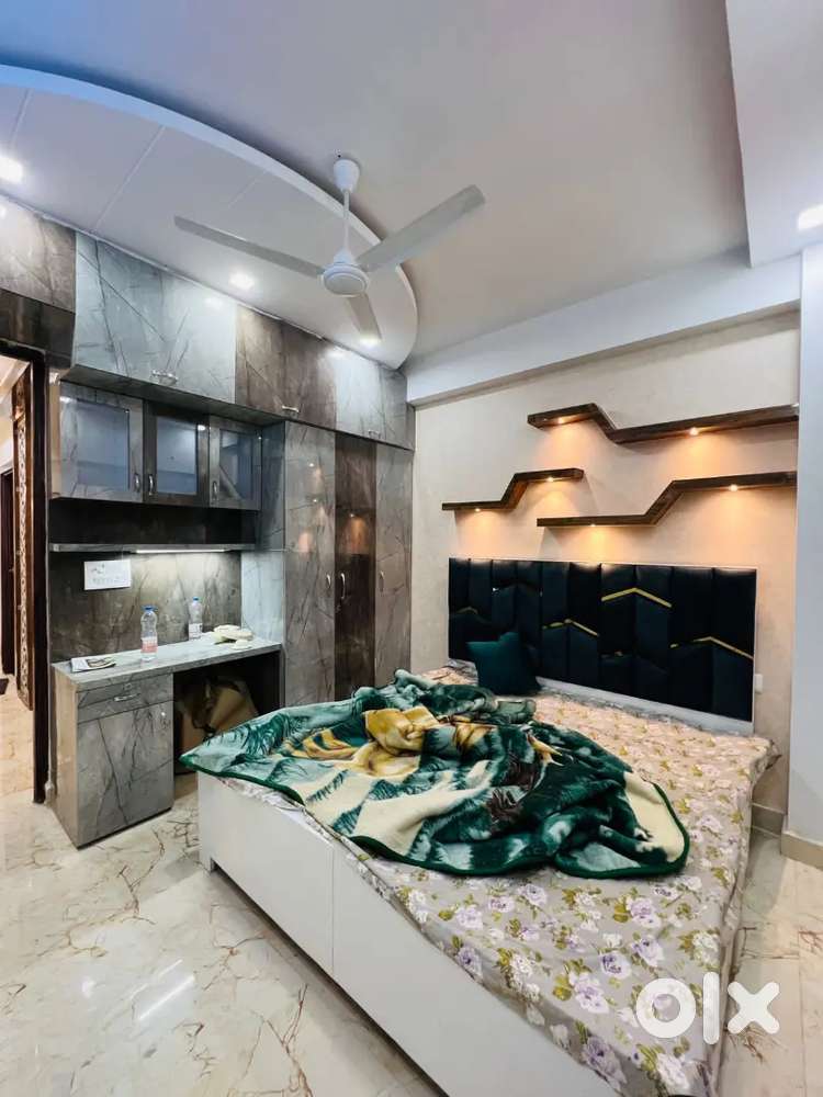 Fully furnished 2BHK ready to move available for sale near gaur chowk.