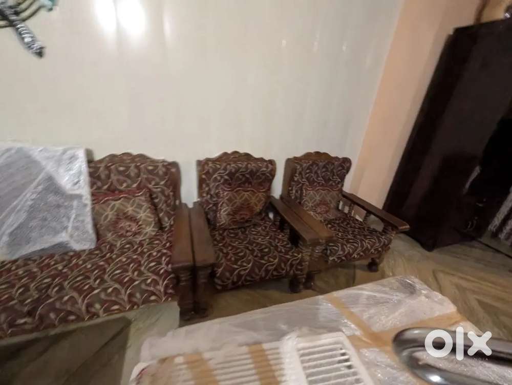 Sofa set and Table