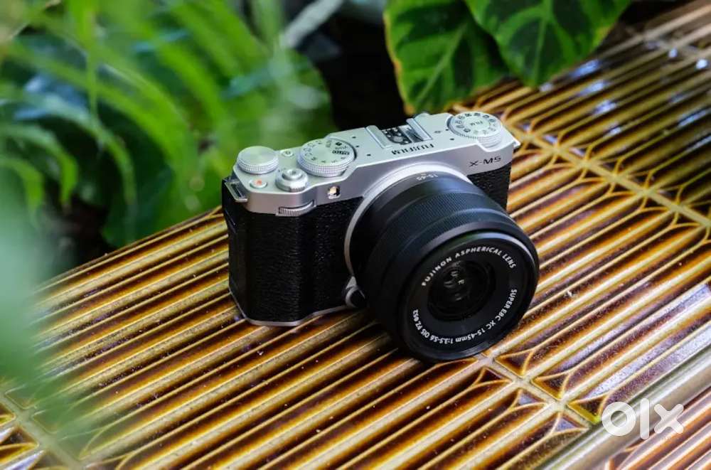 Fujifilm XM5 DSLR Mirrorless camera + 15 to 45mm lens just month old