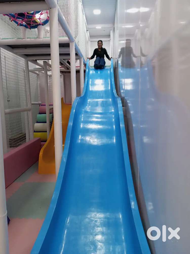 Mall me kam kr liye ladkiya chahiye