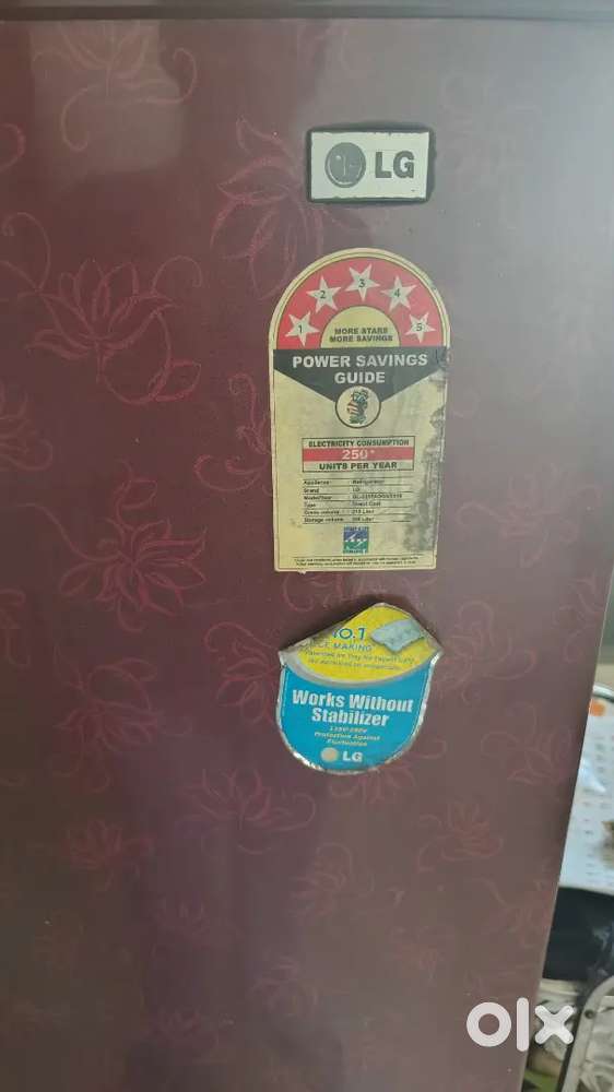 Selling LG fridge 250 Litre five star rating