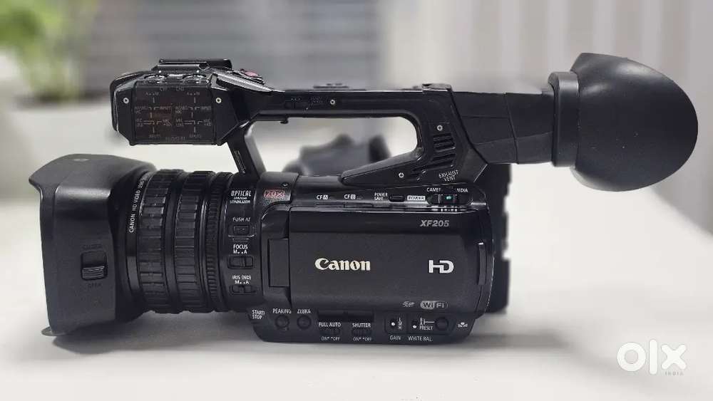 Canon XF 205 Full HD Camcorder in Excellent Condition