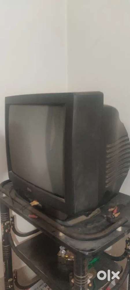 LG tv golden eye