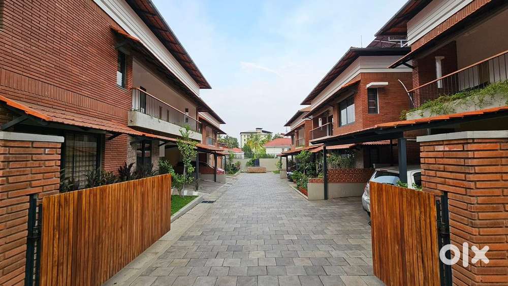 4 BHK gated villa for sale at Padamugal near Civil line road, Kakkanad