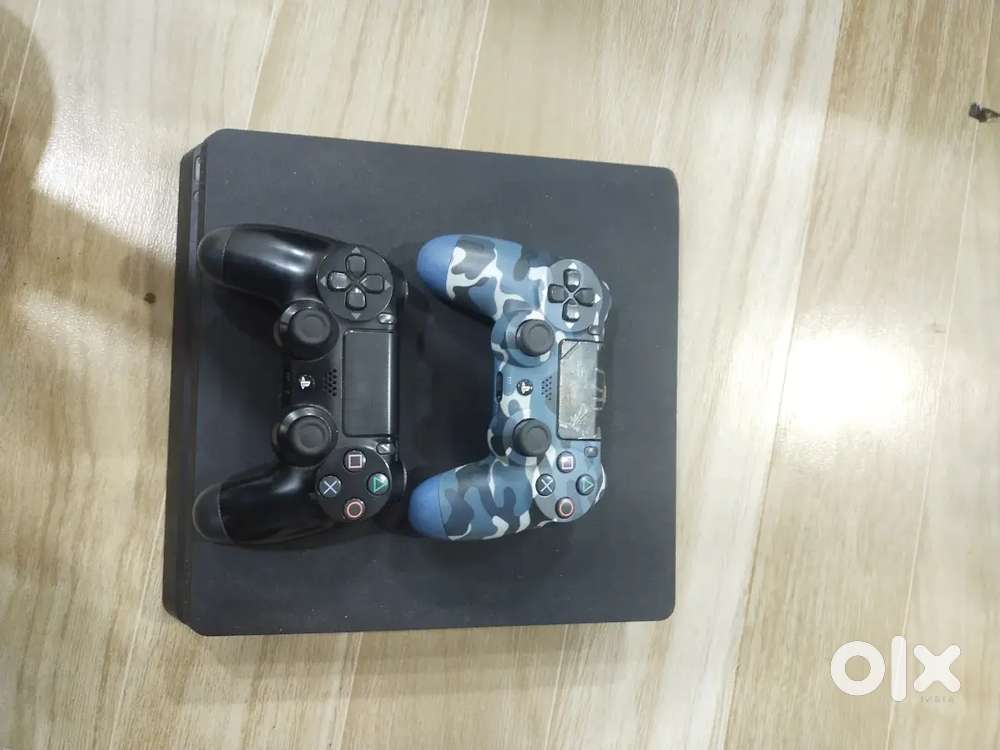 PS 4 ( SLIM)