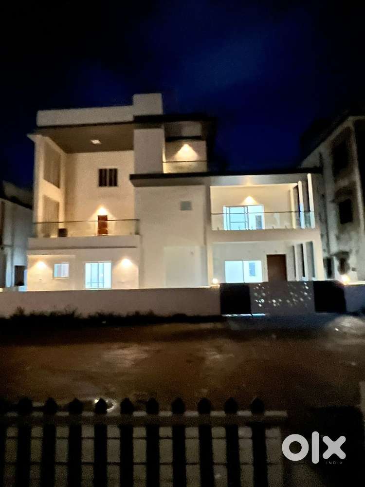 Prime Villa 5BHK Eastfacing for sale in Cubatic Arte Gated Community