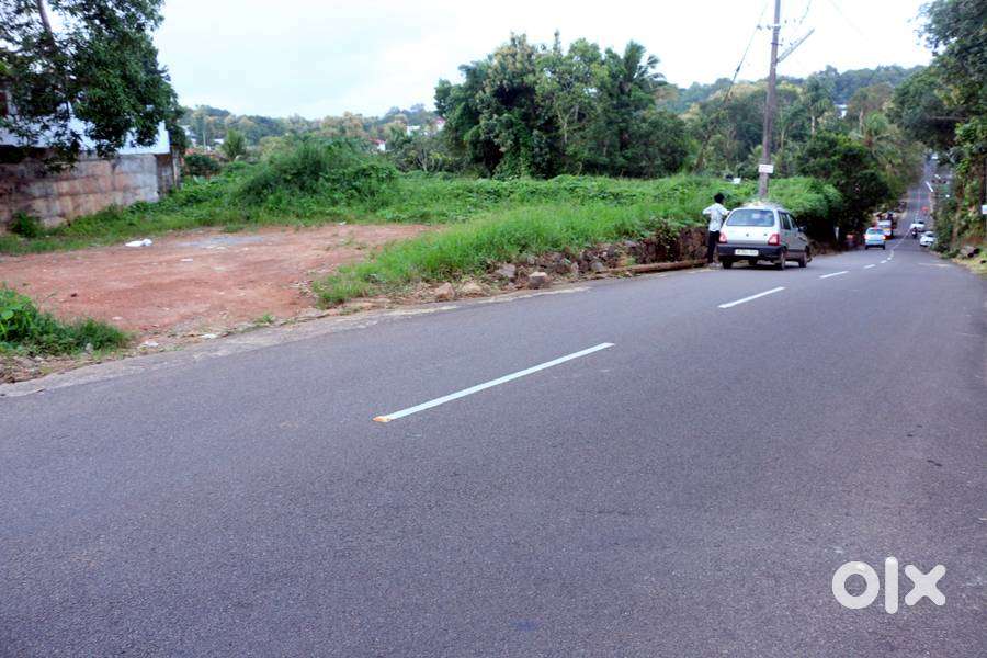 Land at Caritas old MC road side 6.5 lakh/cent