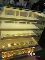 Bakery showcase warm