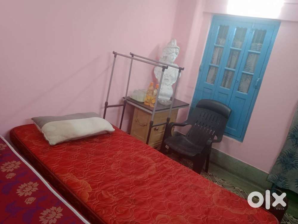 Furnished PG at Central Kolkata near Esplanade
