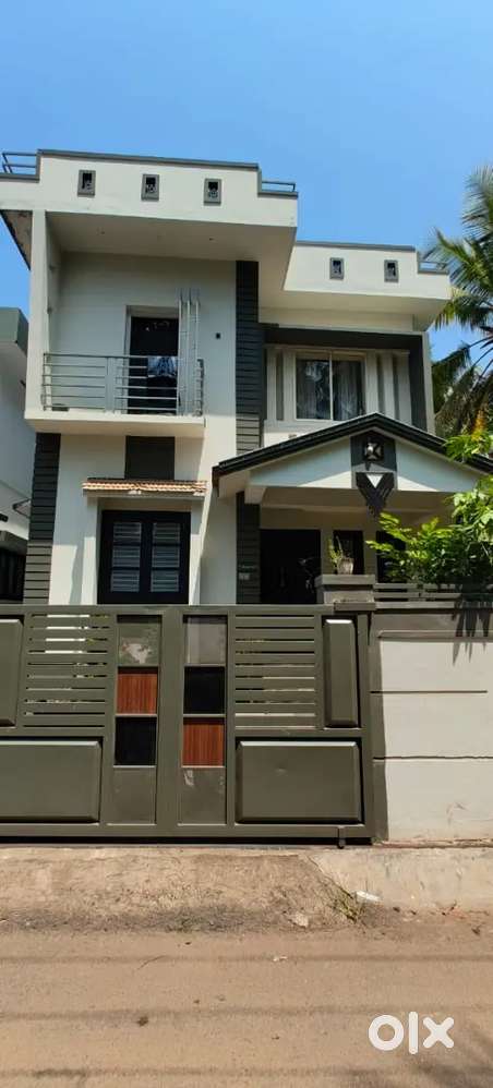 4 BHK HOUSE NEAR COTTON MILL, PALAT NAGAR, THIRUVANNUR