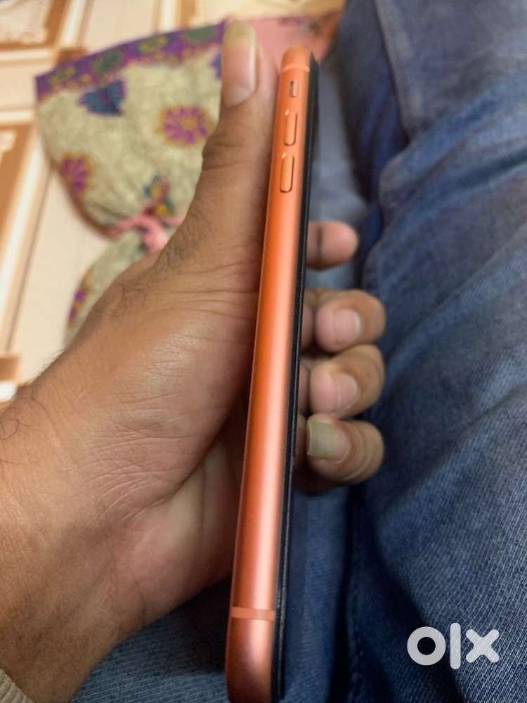 Excellent condition i phone xr 128 gb