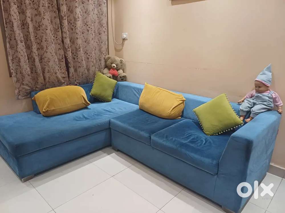 5 seater L Pattern sofa...BRAND:(MOBEL)
