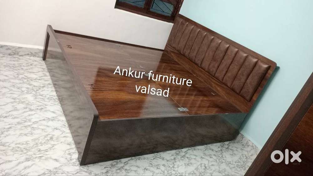 King size box bed in Chikhli